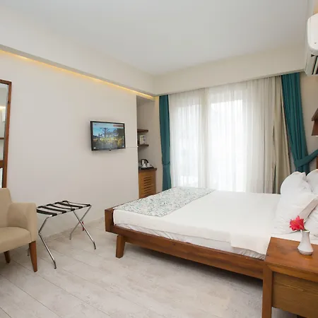 Dedeminn Marina Hotel