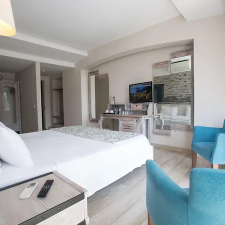 Dedeminn Marina Hotel