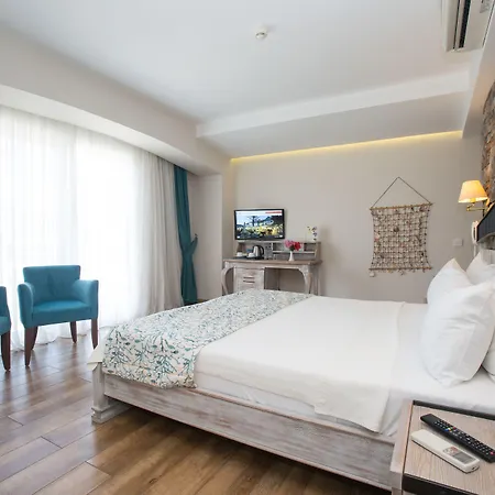 Dedeminn Marina Hotel