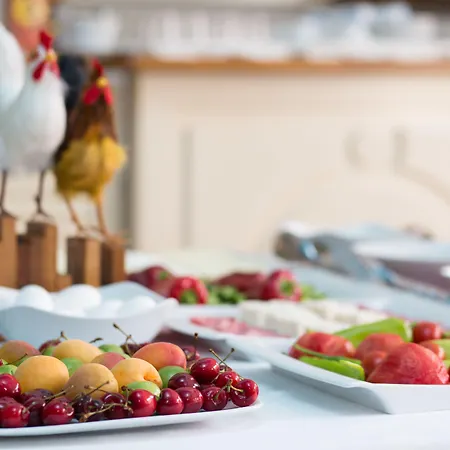 Dedeminn Marina Hotel