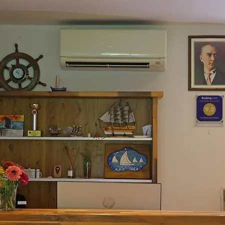Dedeminn Marina Hotel