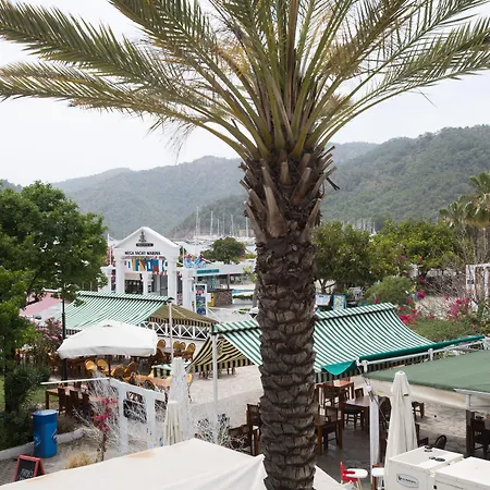 Dedeminn Marina Hotel
