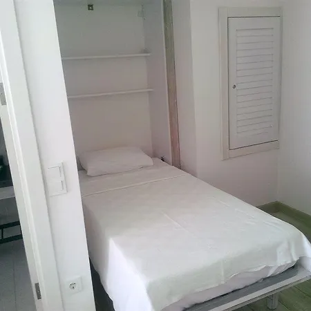 Hotel Dedeminn Marina