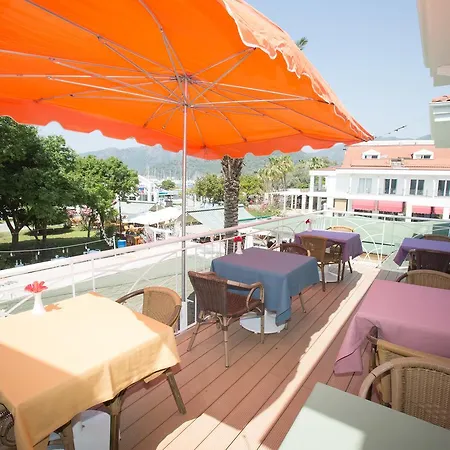 Dedeminn Marina Hotel