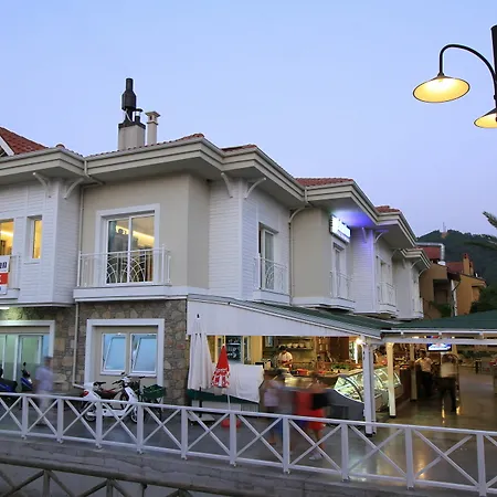 Hotel Dedeminn Marina
